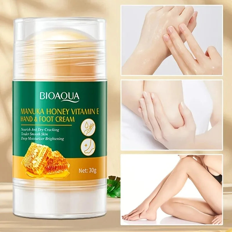 Crème pour les mains et les pieds capable de nourrir en profondeur la peau sèche.
